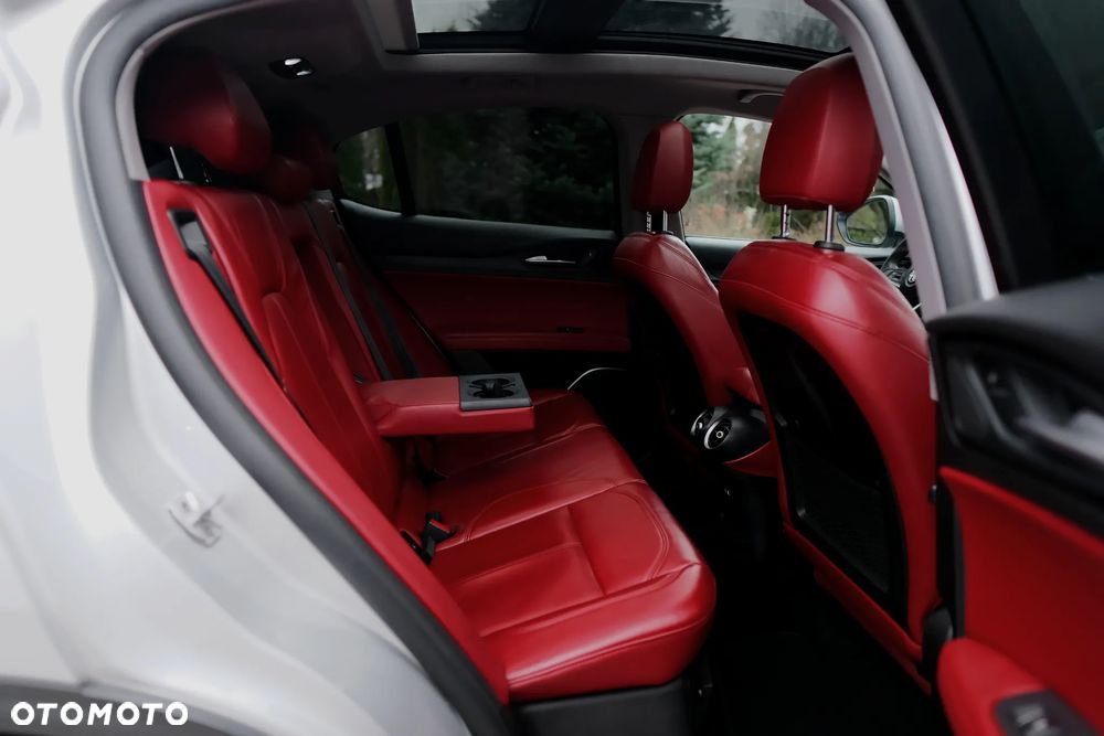 Alfa Romeo Stelvio - 22