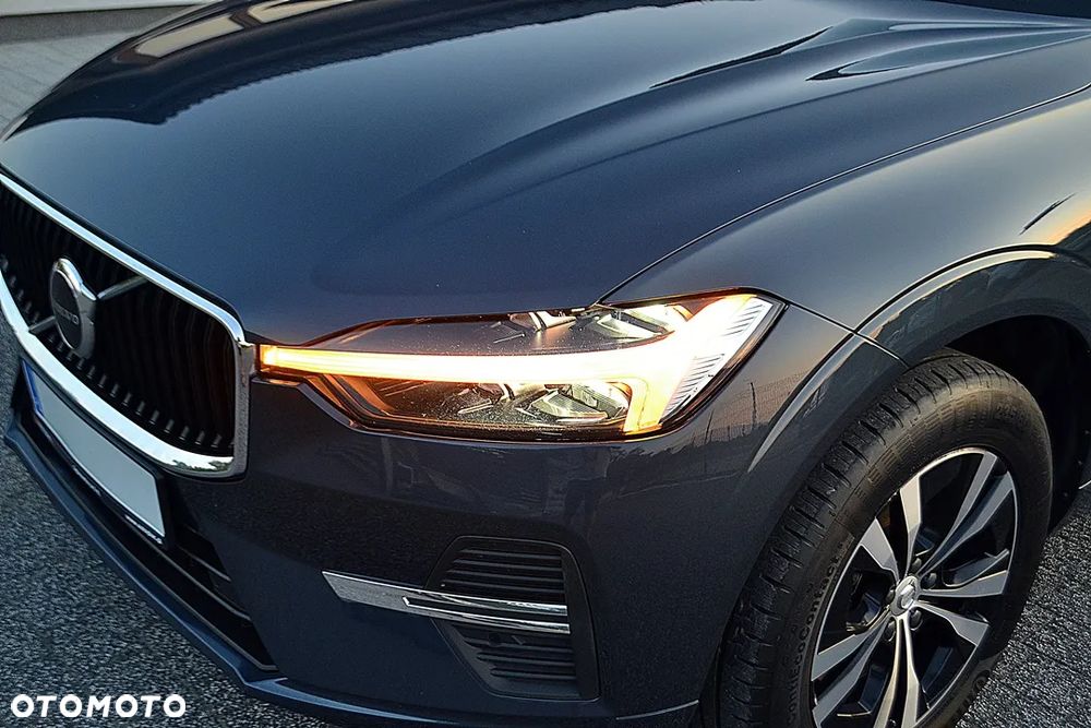 Volvo XC 60 B4 D Momentum - 9