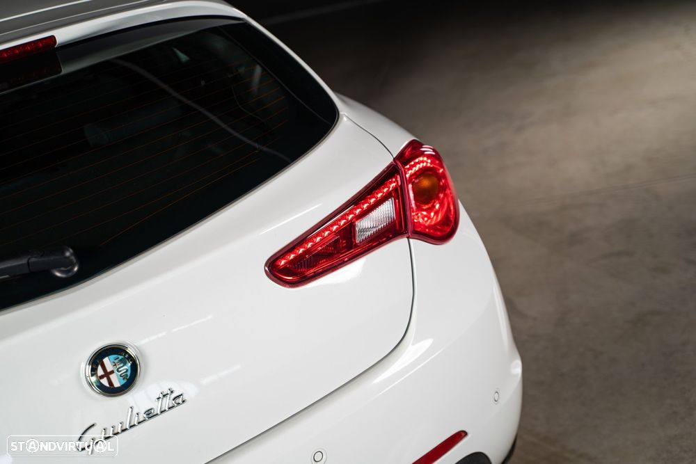 Alfa Romeo Giulietta 1.6 JTDm Exclusive - 8