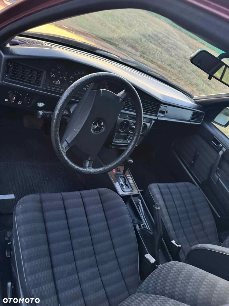 Mercedes-Benz W201 (190) - 6