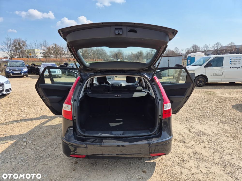 Hyundai i30 i30cw 1.6 CRDi Edition 20 - 10