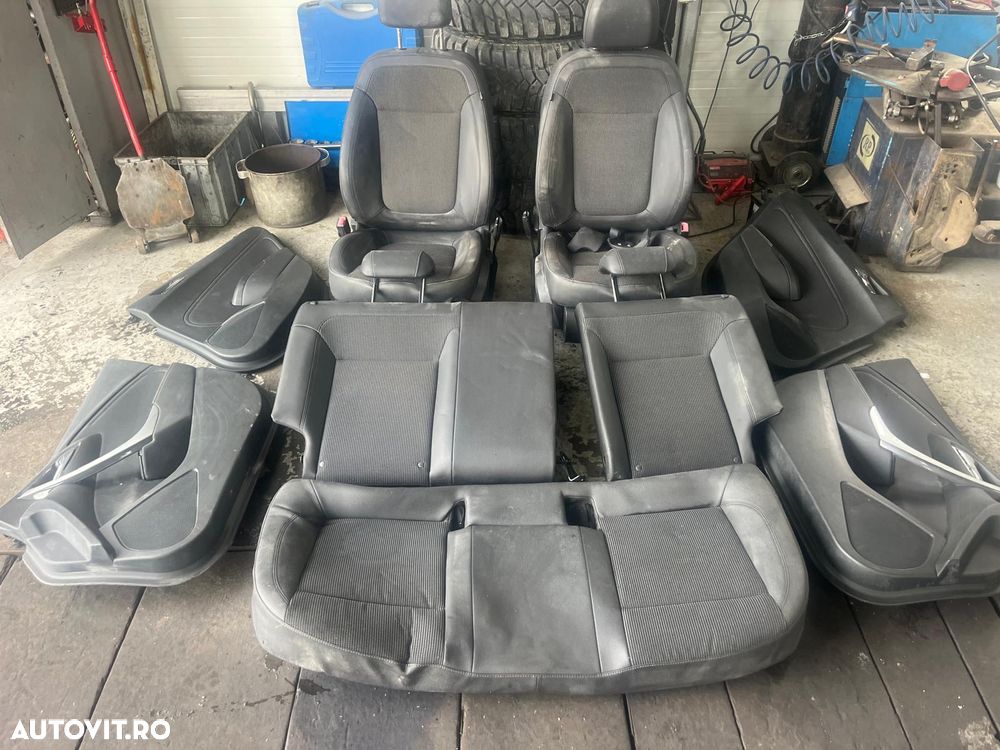 Înapoi Pagina principalăPiese autoCaroserie - InteriorInteriorInterior - MuresInterior - Sovata Anuntul este dezactivat  Postat 22 aprilie 2026 Scaune Piele Opel Astra J Hatchback Set Complect - 9