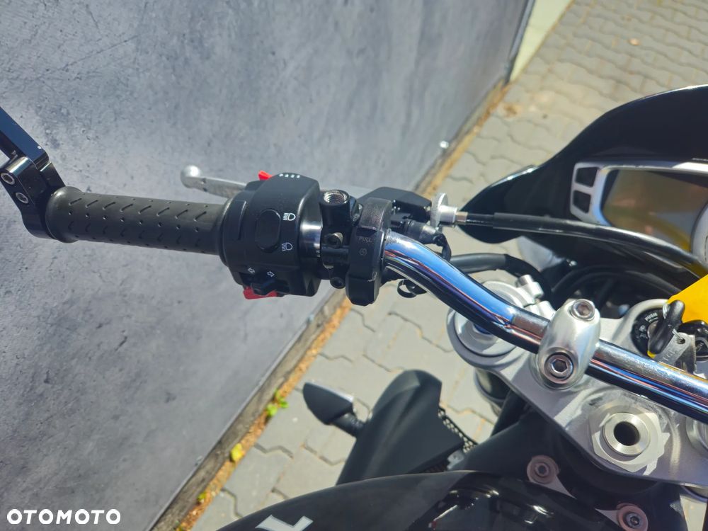 Triumph Street Triple - 18
