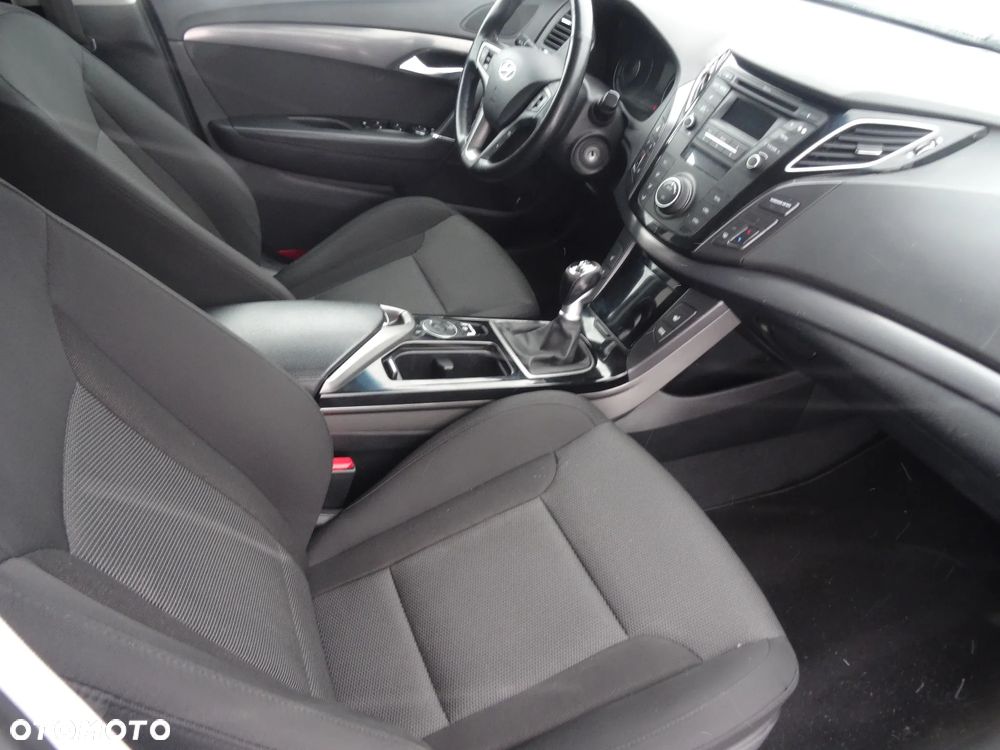 Hyundai i40 Kombi 2.0 Trend - 12