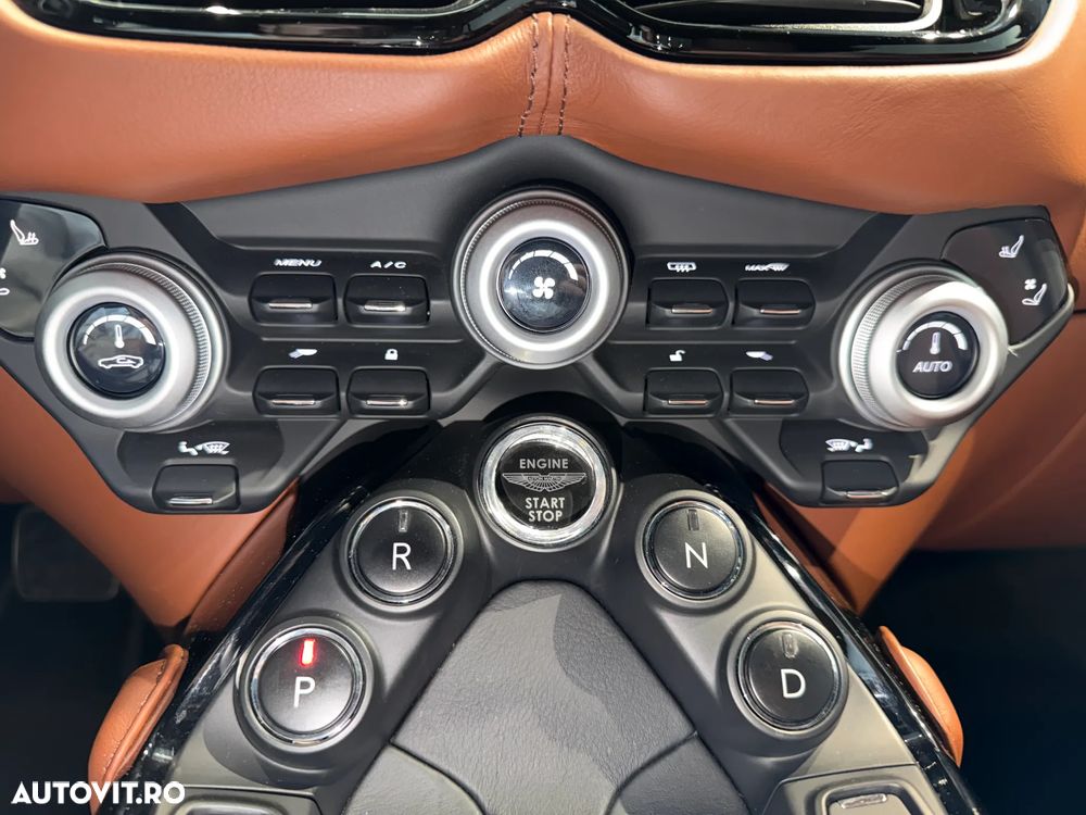 Aston Martin V8 Vantage Standard - 22