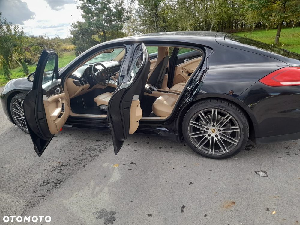 Porsche Panamera 4 - 10