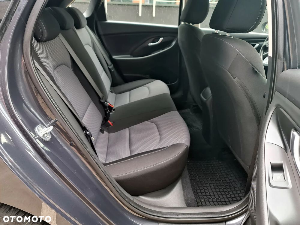 Hyundai i30 1.5 DPI Modern - 17