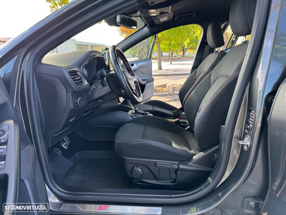 Ford Focus - 11