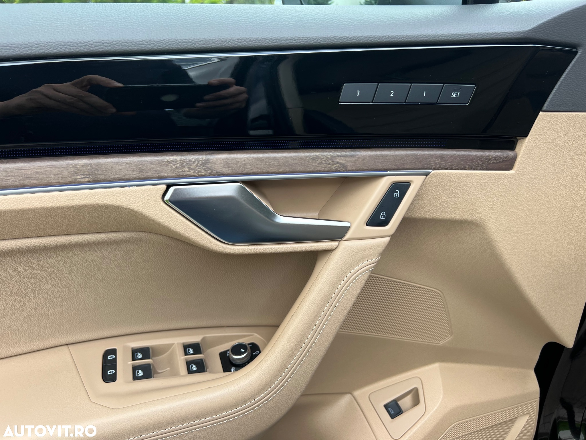 Volkswagen Touareg V6 TDI R-Style - 32