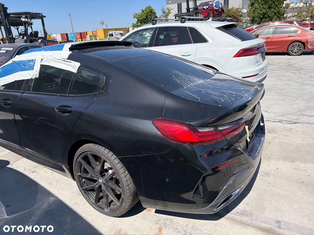 BMW Seria 8 - 15