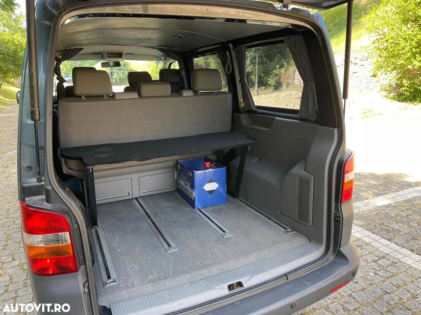 Volkswagen Caravelle - 4