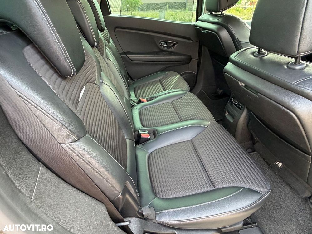 Renault Grand Scenic - 11