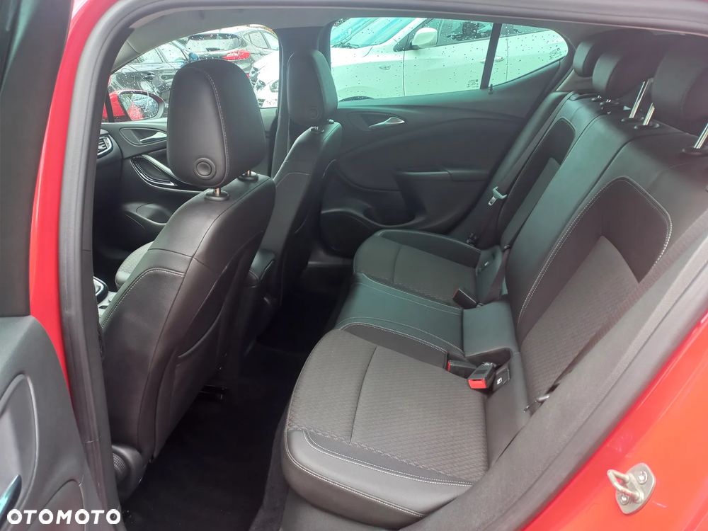 Opel Astra 1.4 Turbo Innovation - 23