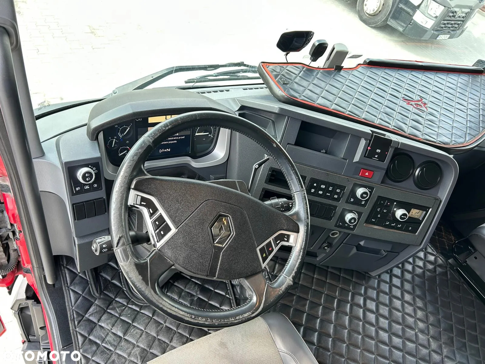 Renault T - 10