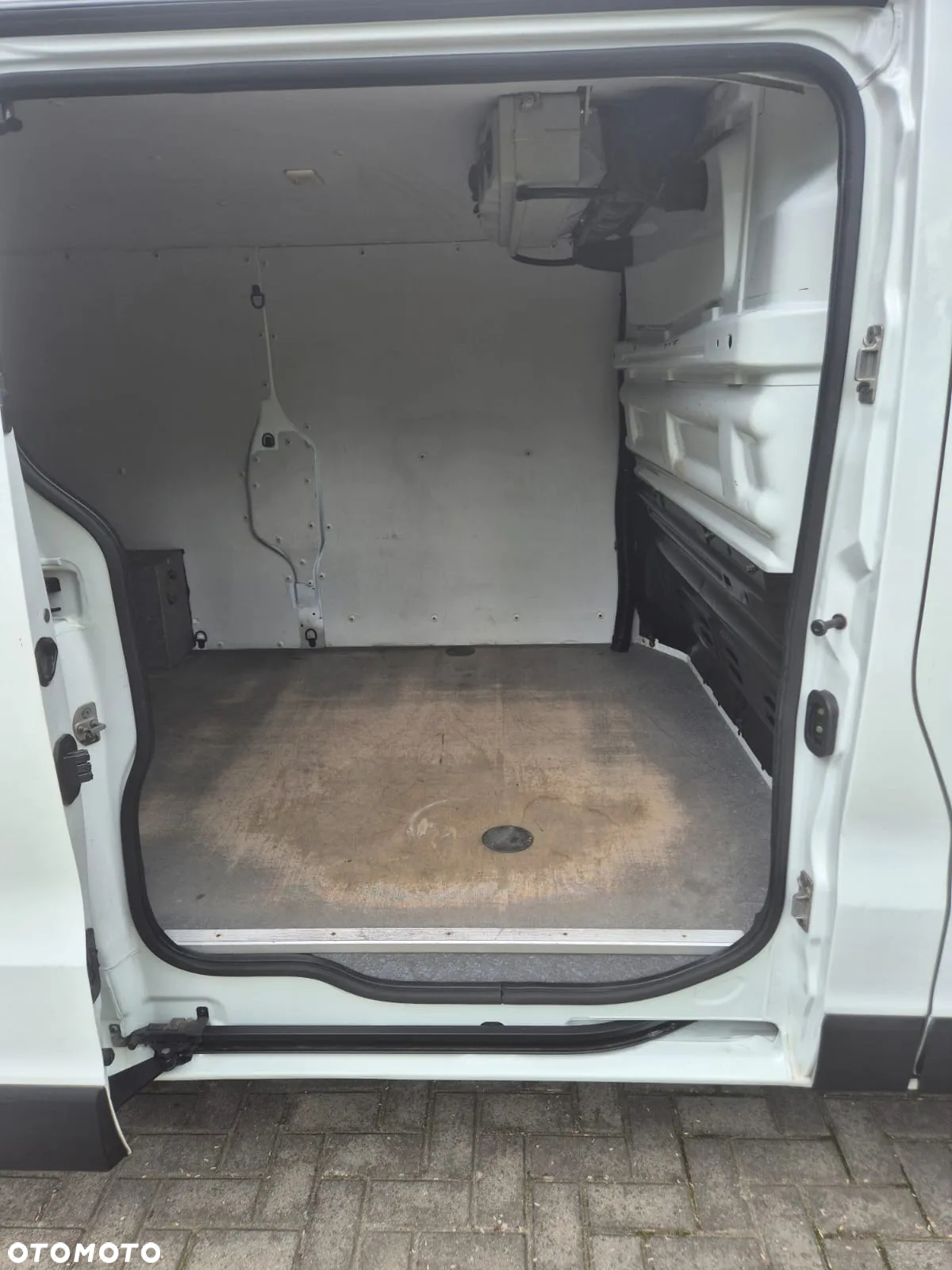 Opel VIVARO - 11