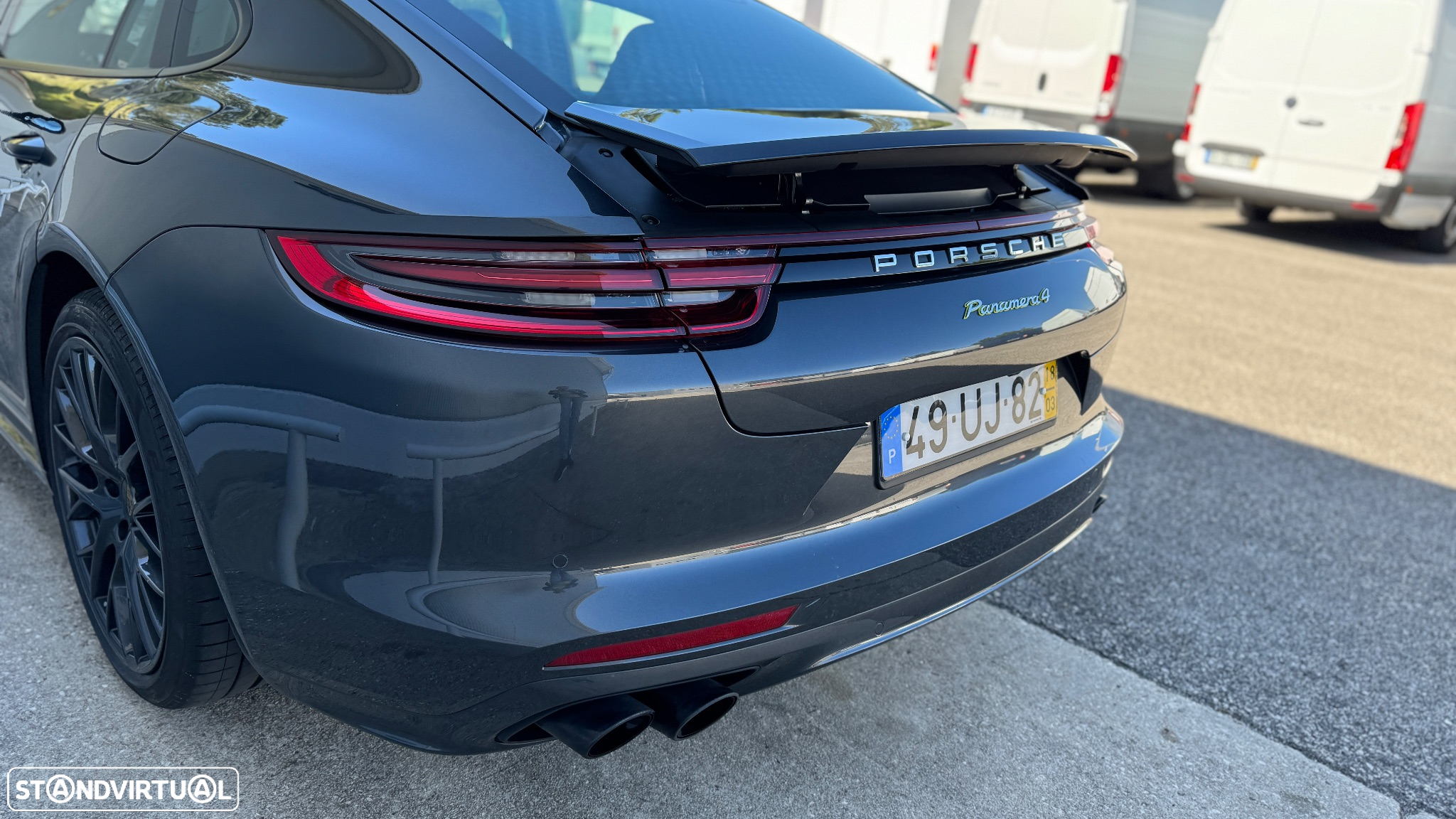 Porsche Panamera 4 E-Hybrid - 24