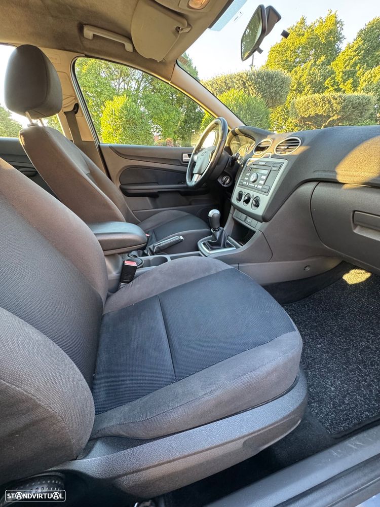 Ford Focus 1.6 TDCi Sport - 34