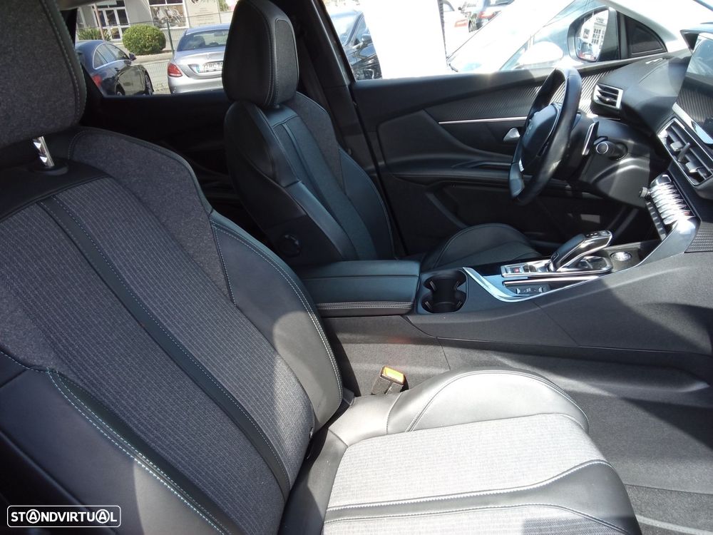 Peugeot 3008 1.5 BlueHDi Allure Pack EAT8 - 13