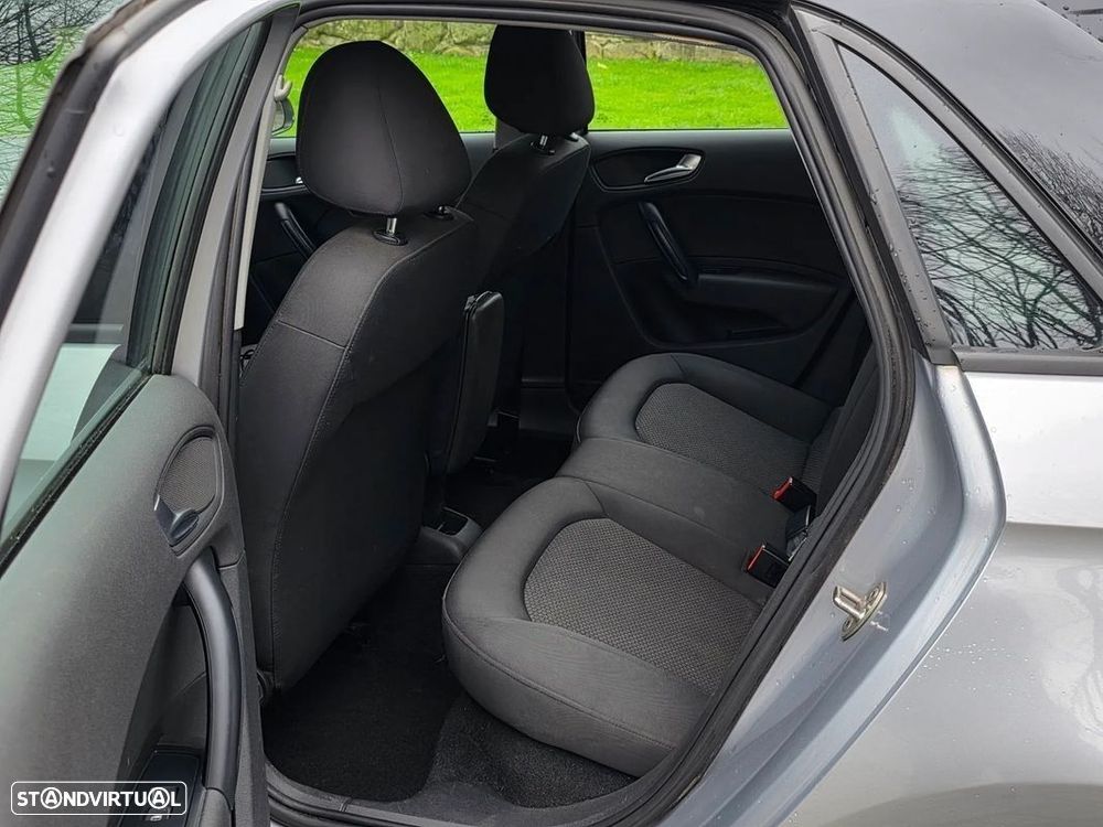 Audi A1 Sportback 1.6 TDI S-line - 8