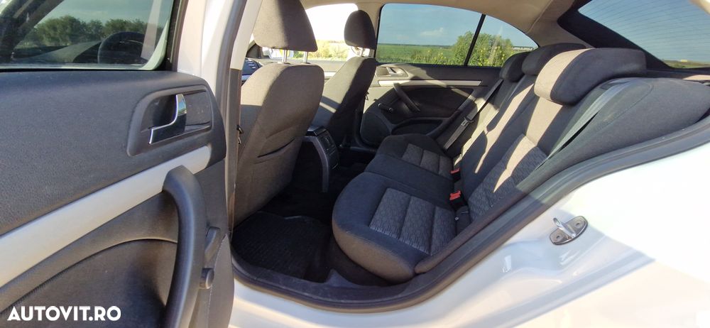 Skoda Octavia 1.6 TDI Ambiente - 10