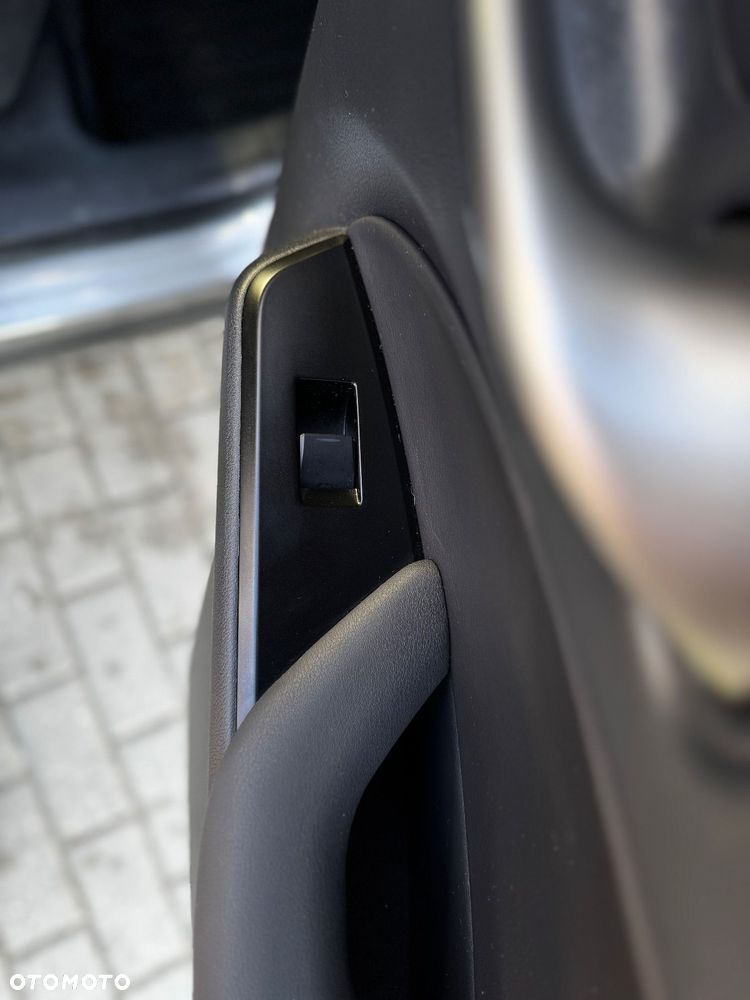 Lexus UX 200 GPF Business 2WD - 20