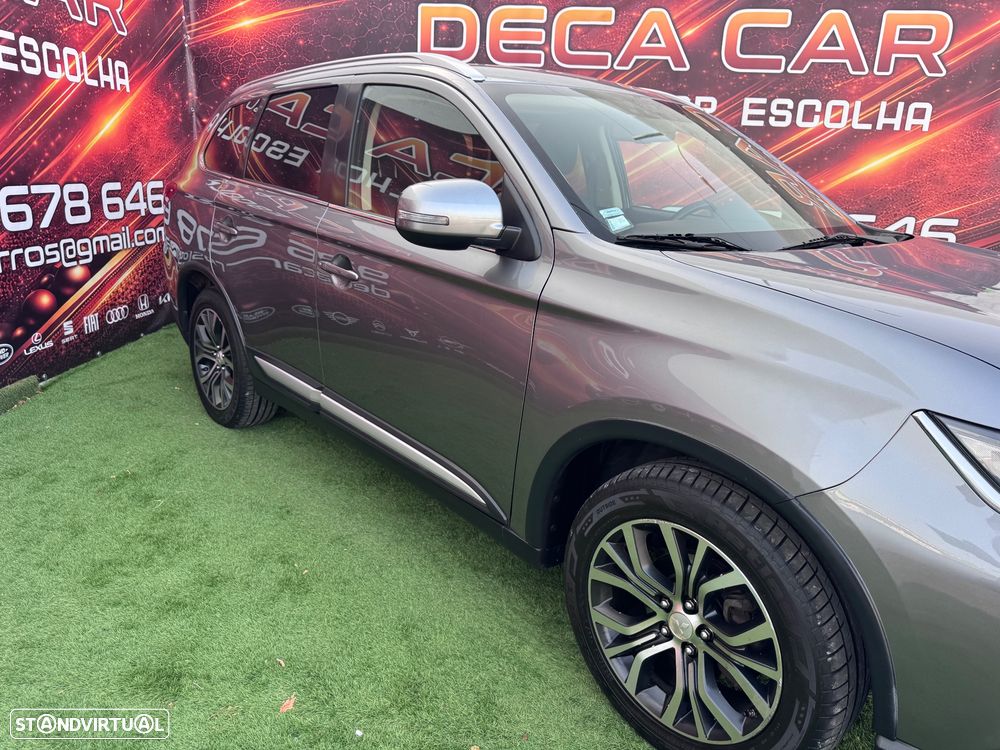 Mitsubishi Outlander 2.2 DI-D Instyle Navi 4WD - 7