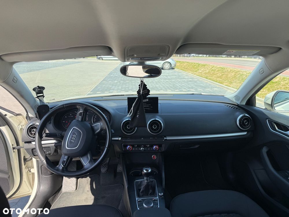 Audi A3 Sportback 2.0 TDI S tronic Ambiente - 5