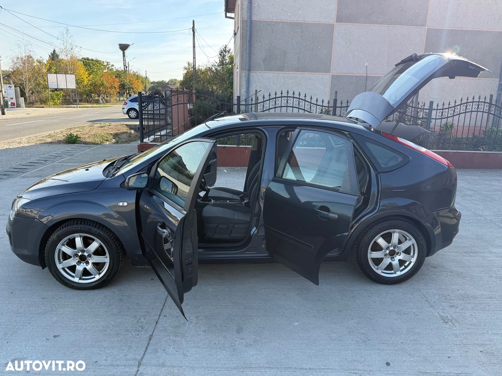 Ford Focus - 27