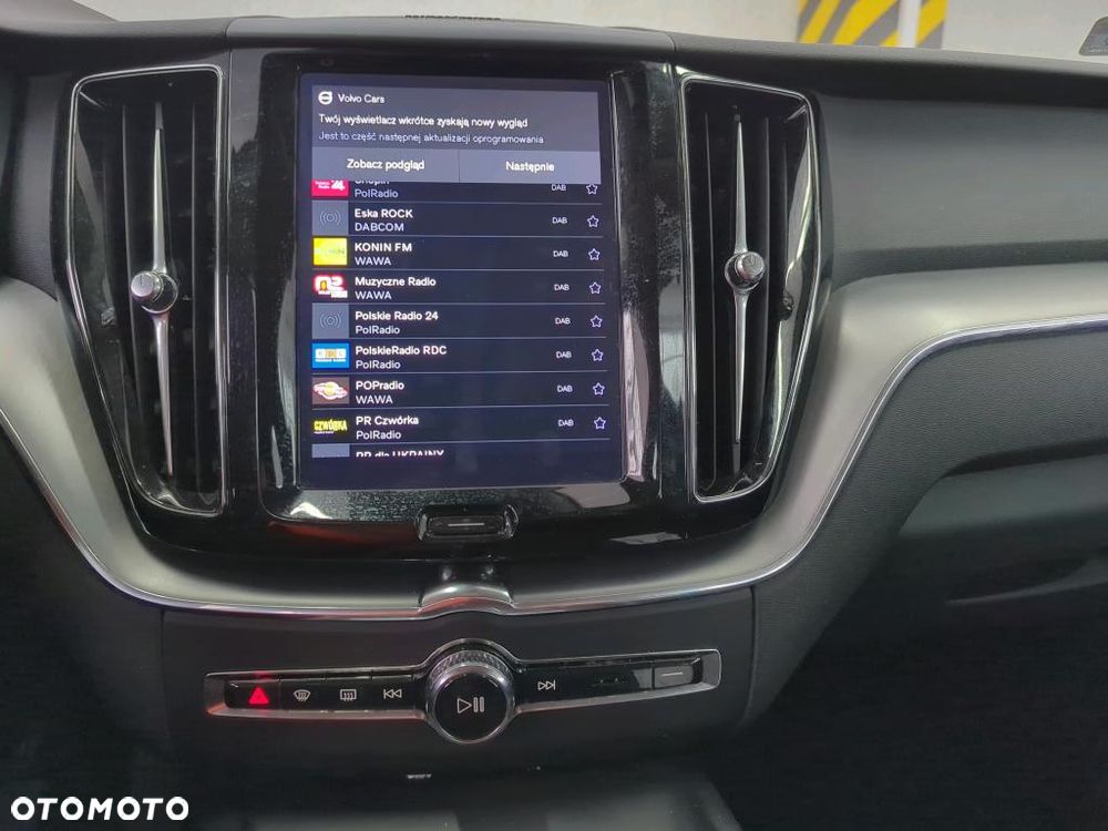 Volvo XC 60 B4 B Momentum Pro - 14