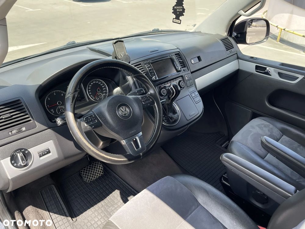 Volkswagen Multivan - 19