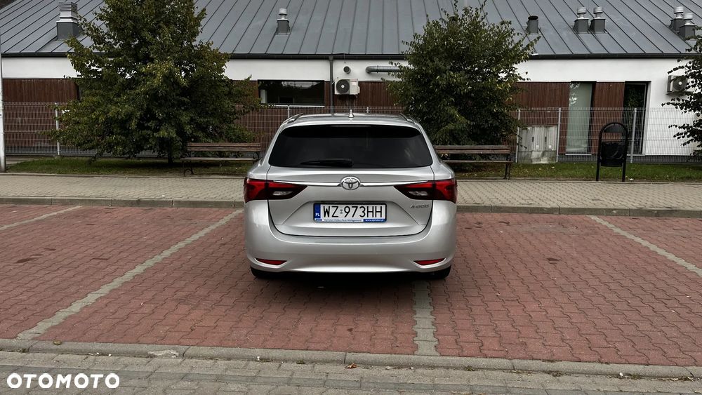Toyota Avensis 2.0 D-4D Premium - 8