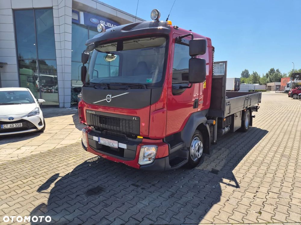 Volvo FL 210 4X2 / SKRZYNIA / HDS FASSI 1T / NISKI PRZEBIEG / SUPER STAN / KRÓTKI ROZSTAW OSI / DUŻA ŁADOWNOŚĆ / EURO 6 / NOWE TYLNE OPONY - 4