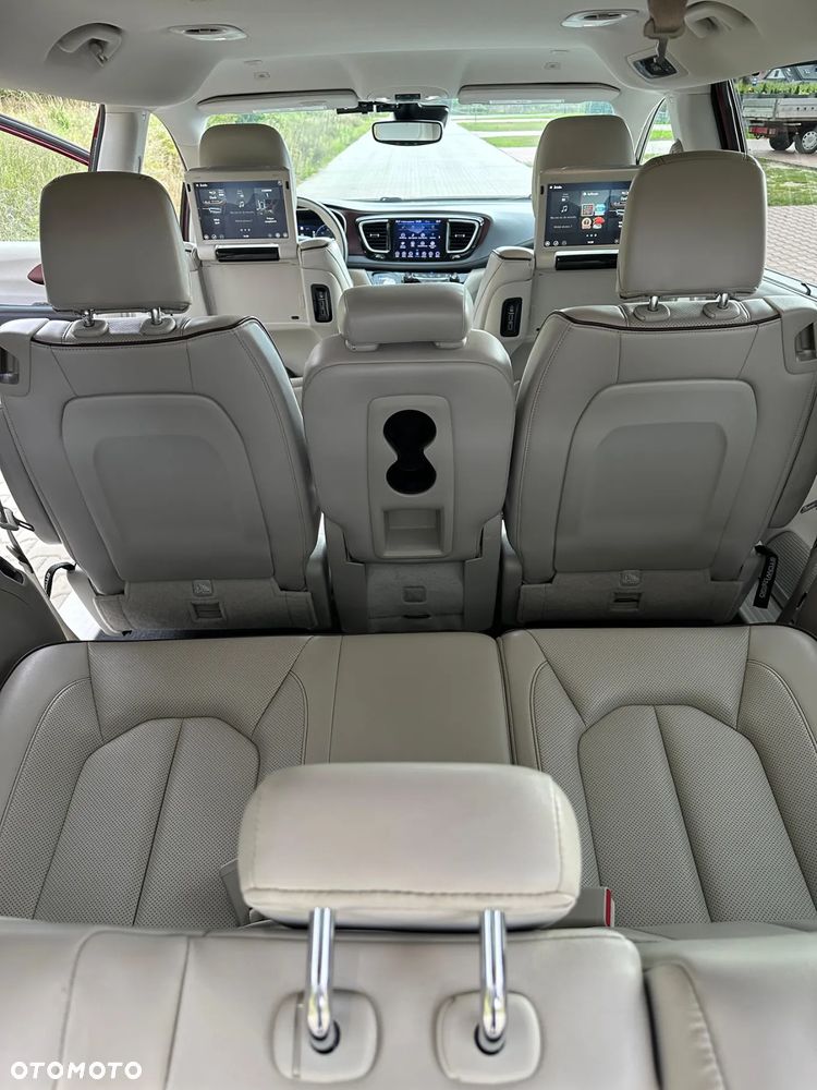 Chrysler Pacifica - 21