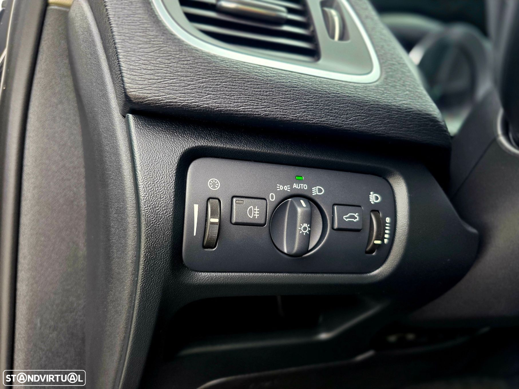 Volvo V40 1.6 D2 Momentum - 12