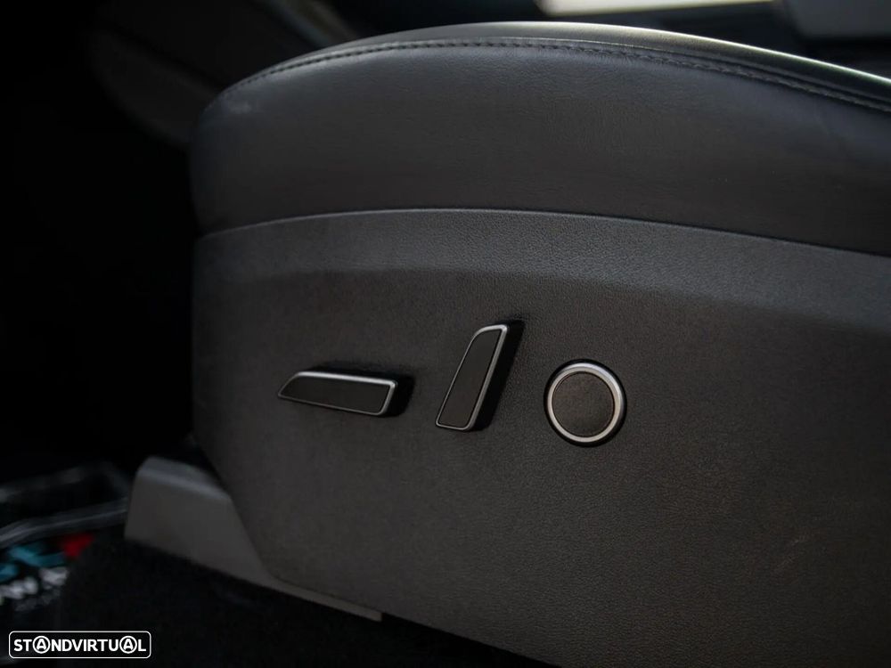 Tesla Model Y Long Range Tração Integral - 31