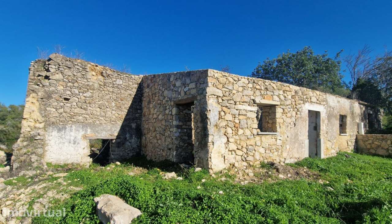 Terreno com ruínas para venda em Loulé, Algarve - Grande imagem: 2/16
