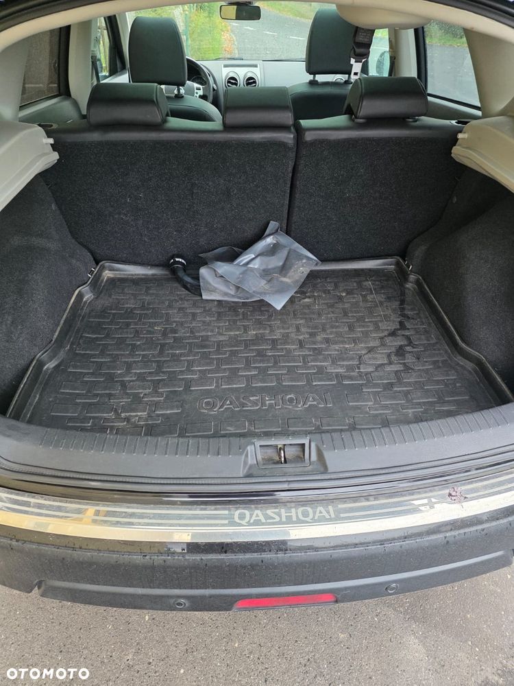 Nissan Qashqai 2.0 dCi DPF tekna - 17