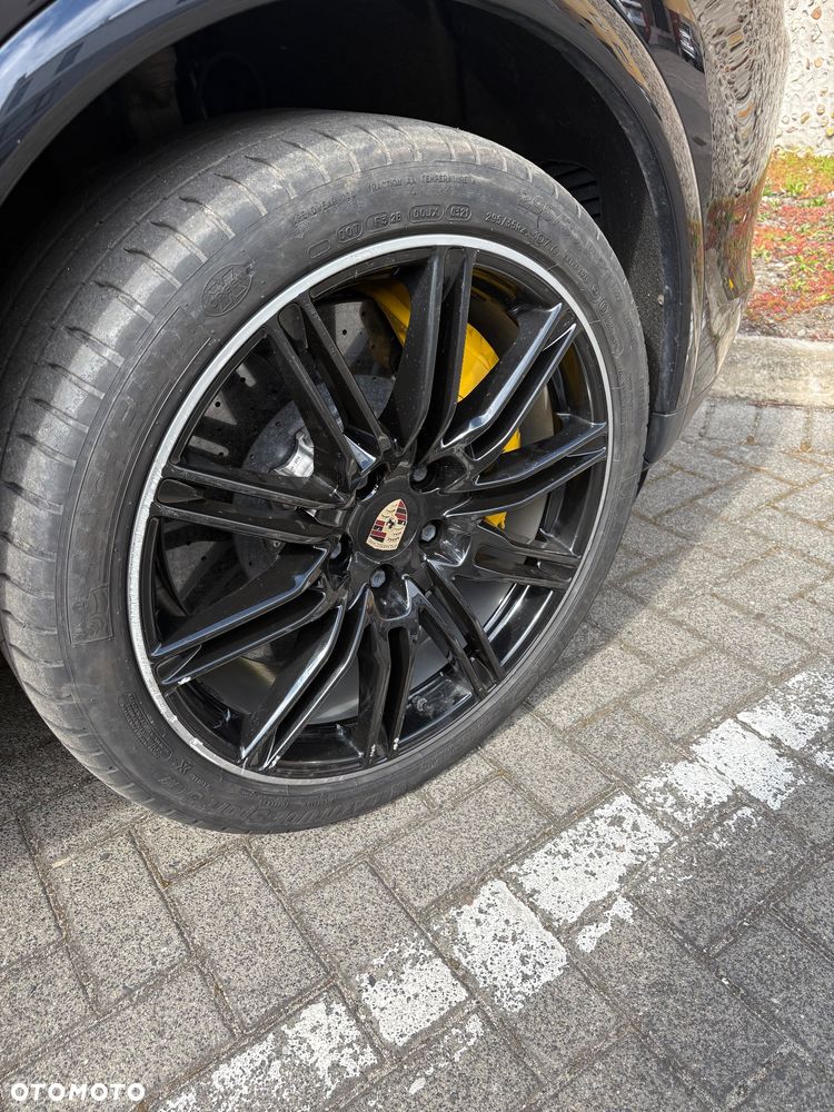 Porsche Cayenne Turbo - 10