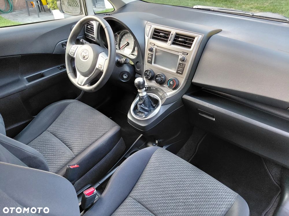 Toyota Verso S 1.33 VVT-i Cool - 12
