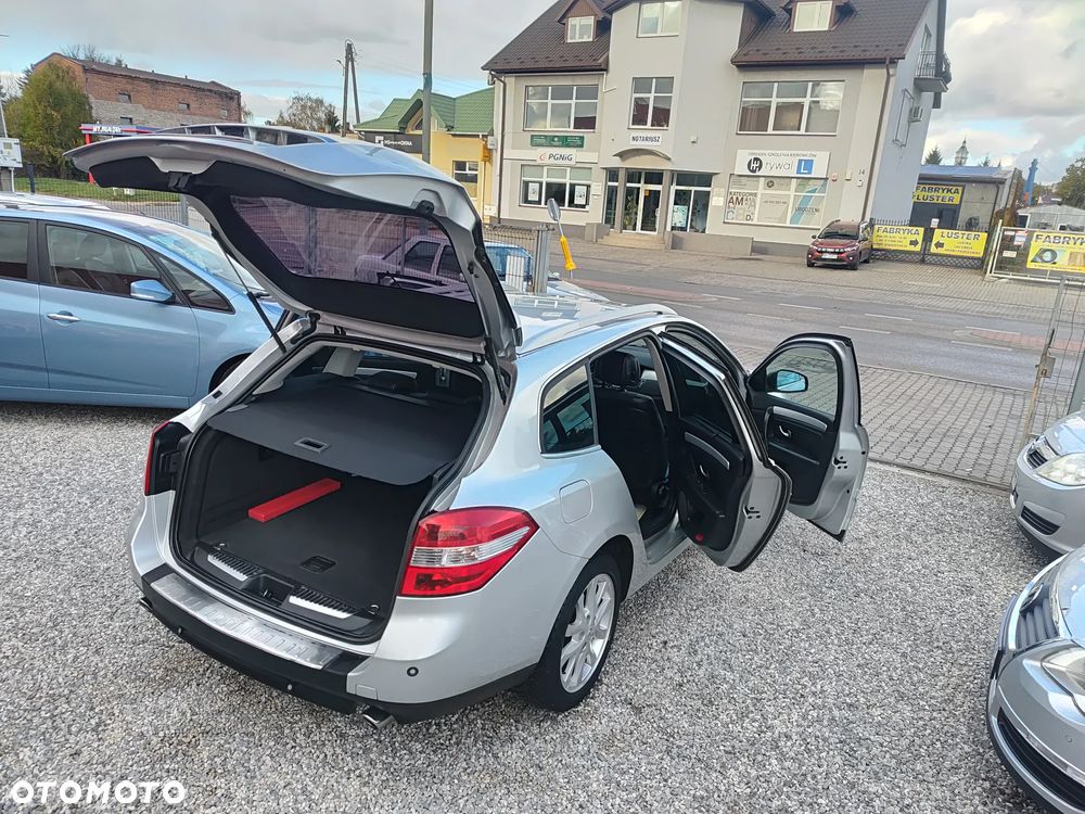 Renault Laguna ENERGY dCi 175 FAP Start & Stop Bose Edition - 25