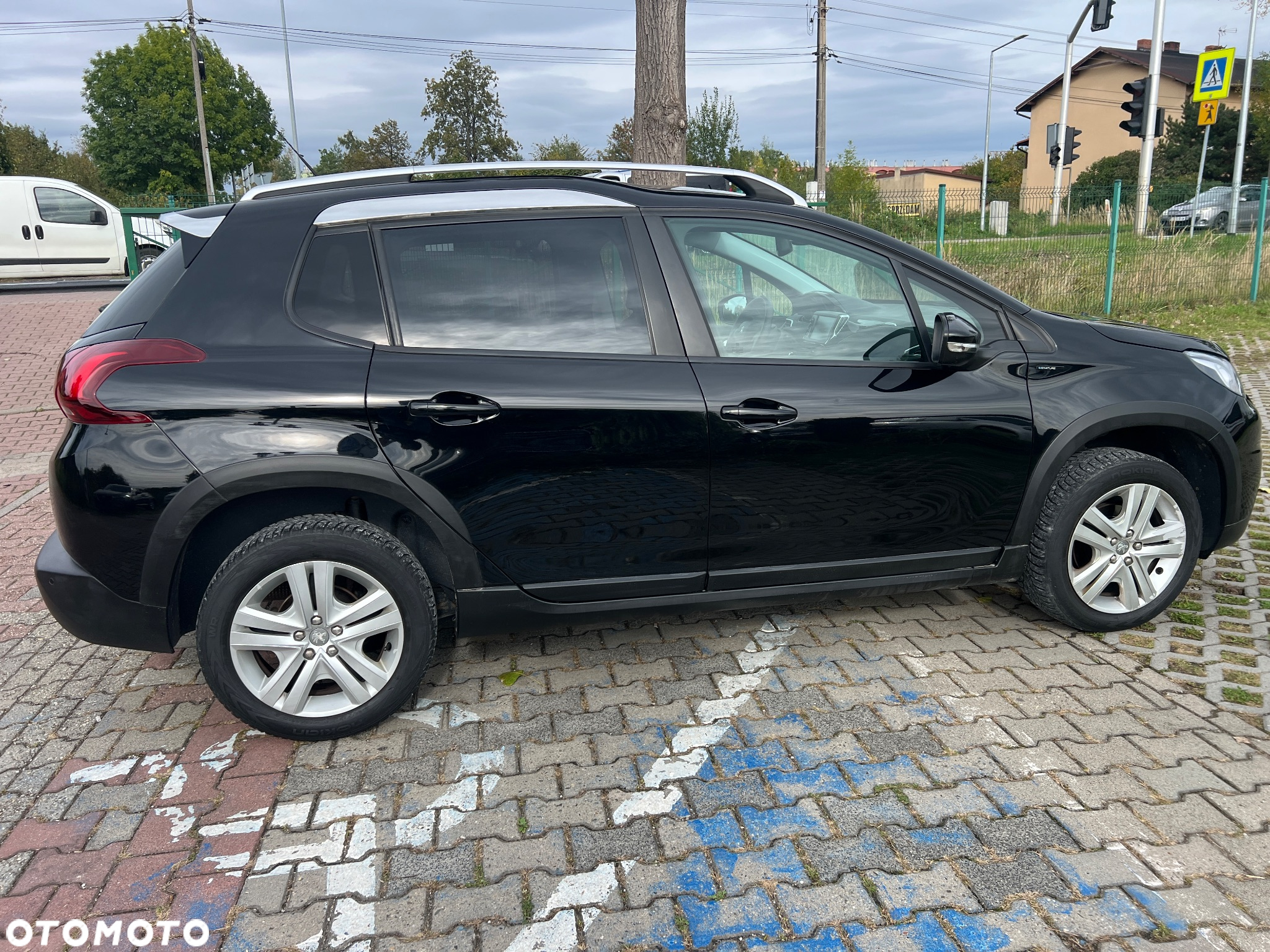 Peugeot 2008 1.2 Pure Tech Signature - 26
