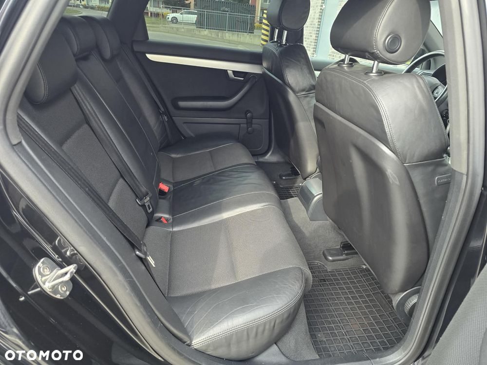 Audi A4 Avant 2.0 TDI DPF quattro - 26