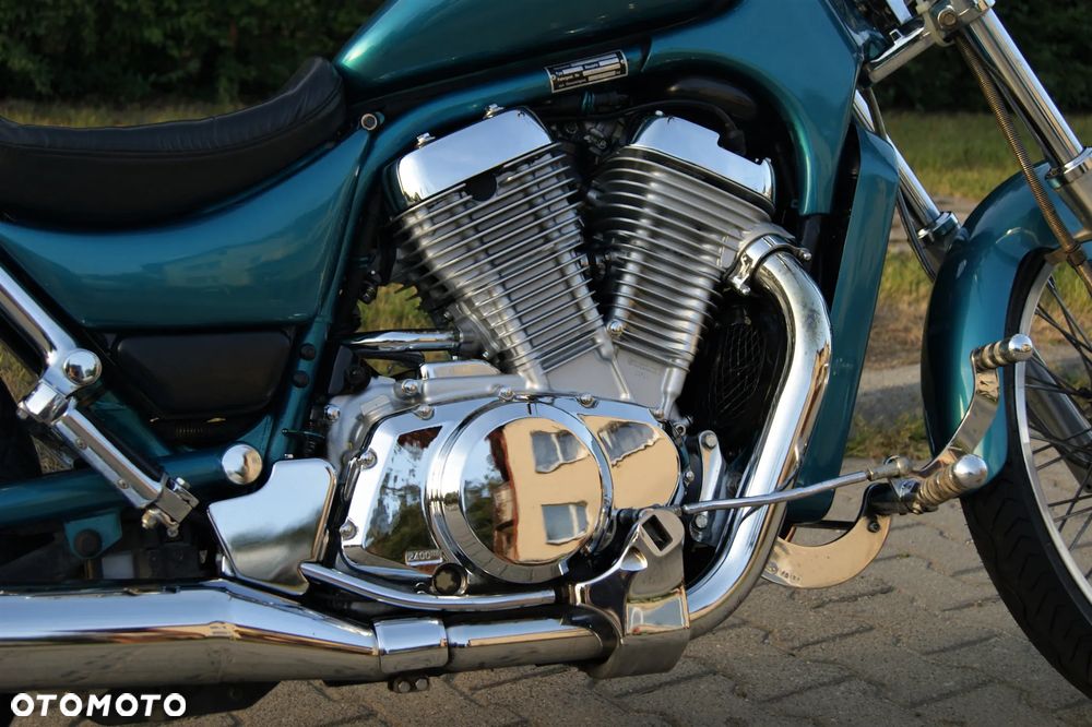 Suzuki Intruder - 6