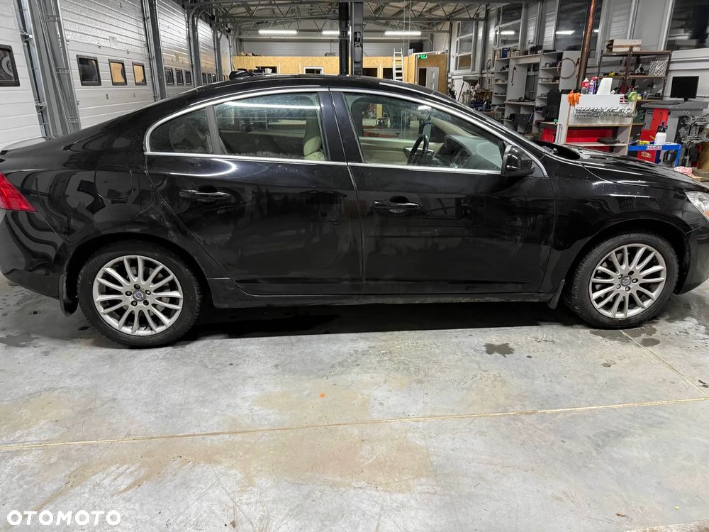 Volvo S60 2.5 T5 - 8