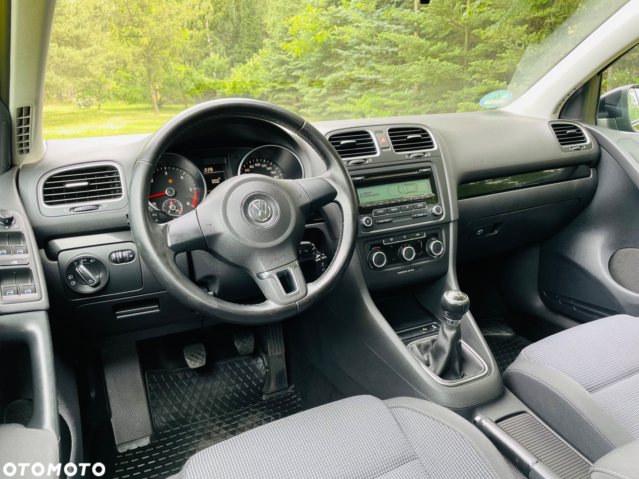Volkswagen Golf 1.6 TDI BlueMotion Technology Comfortline - 17