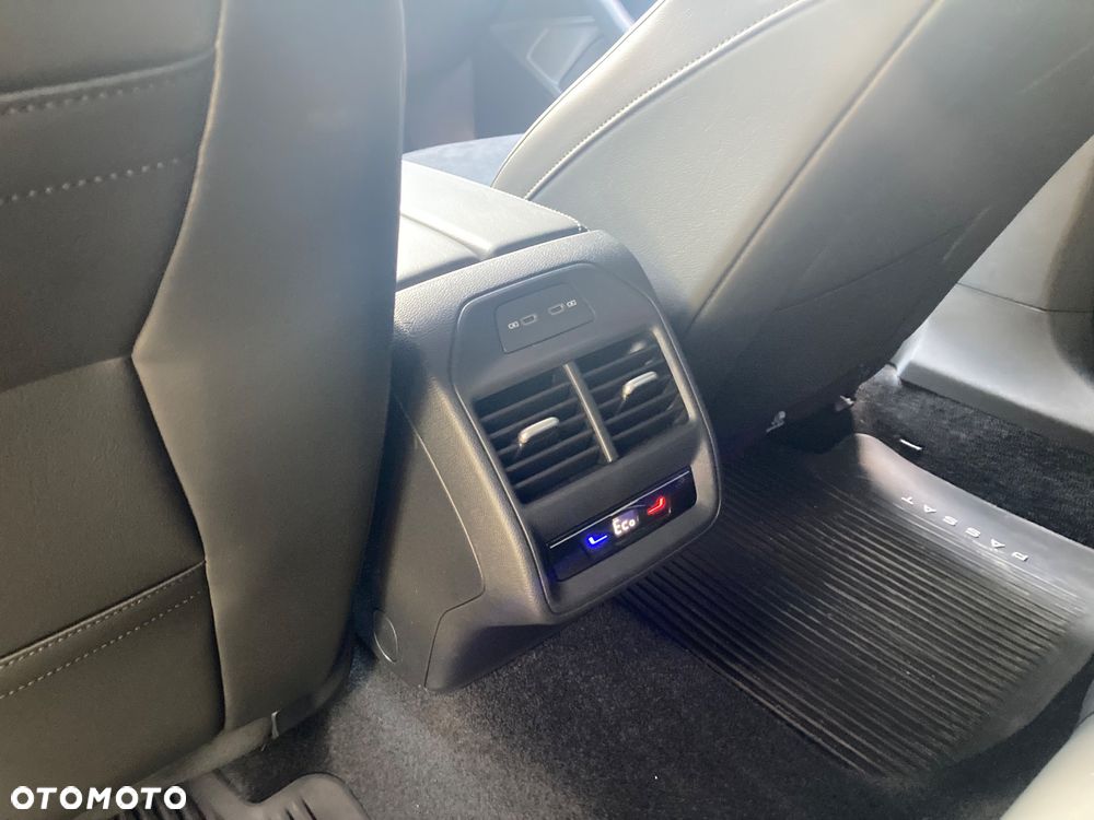 Volkswagen Passat Variant - 21