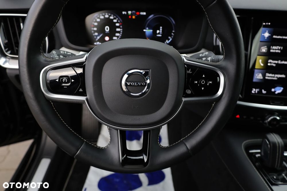 Volvo V60 T6 AWD Recharge Geartronic RDesign - 16