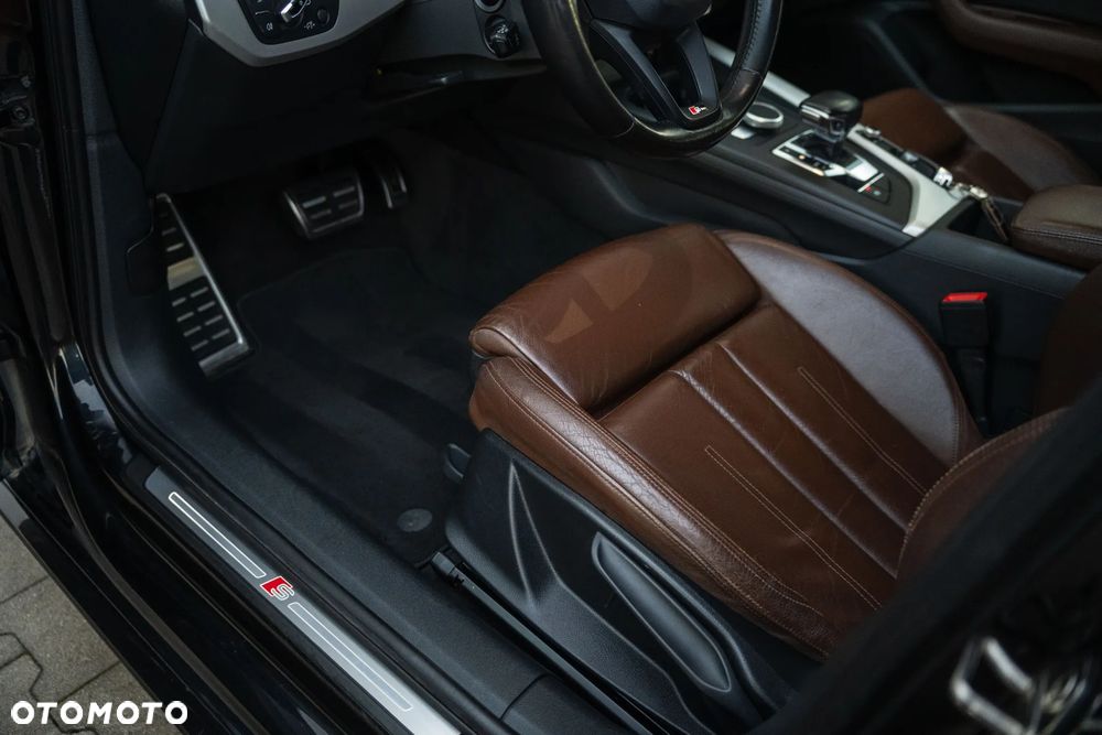Audi A4 Limousine - 16