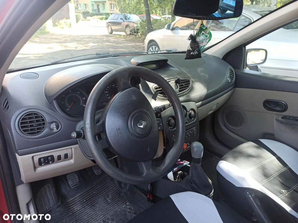 Renault Clio 1.5 dCi Authentique - 7