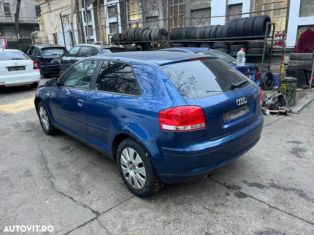 Dezmembrez Audi A3 8P coupe 2005 albastru LZ5C 1,6 benzina 71.000KM BGU 75KW - 4